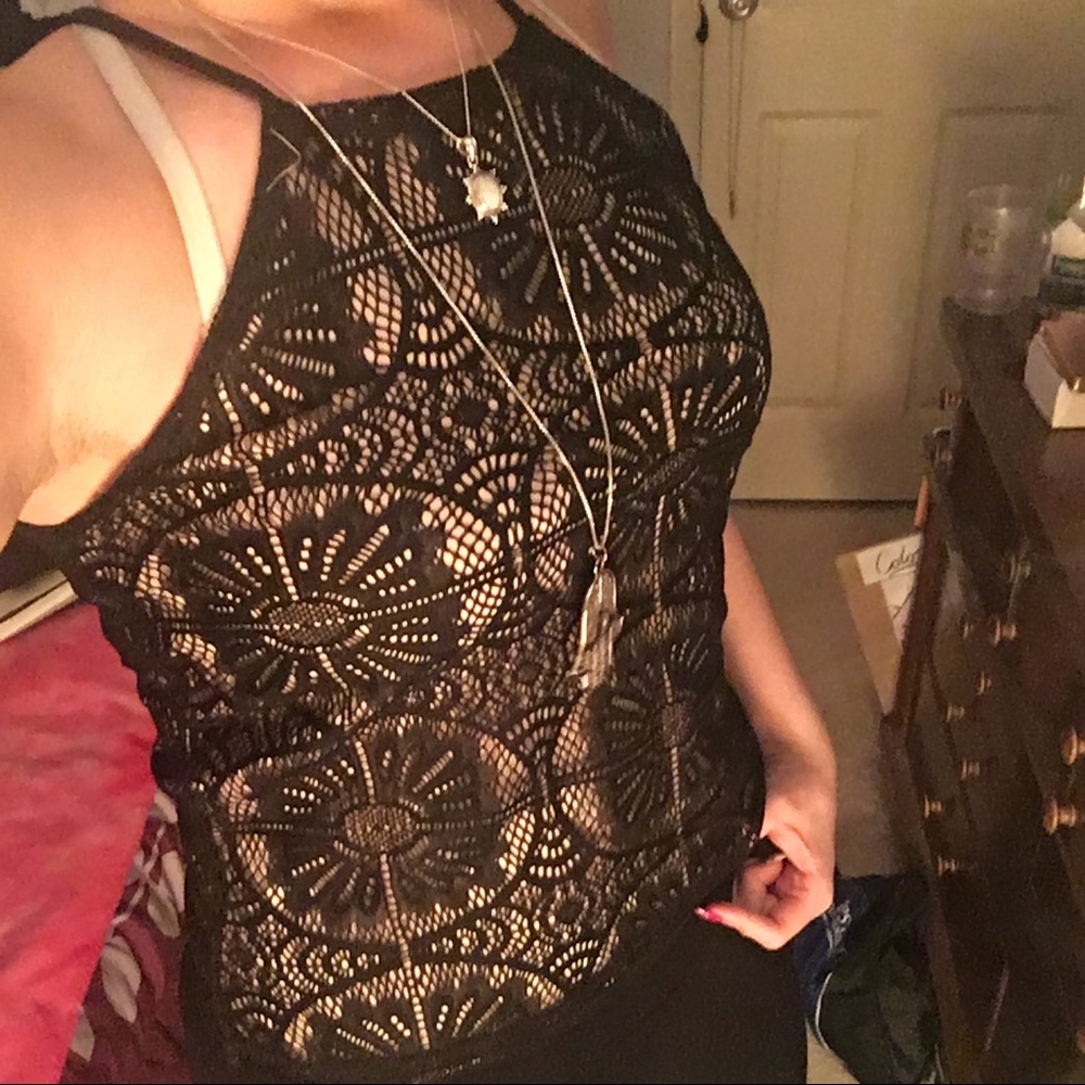 Lace midriff tank top